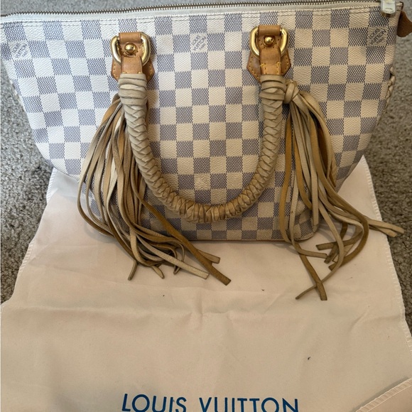 Louis Vuitton Cream and Tan Checkered Shoulder Bag - Picture 1 of 4